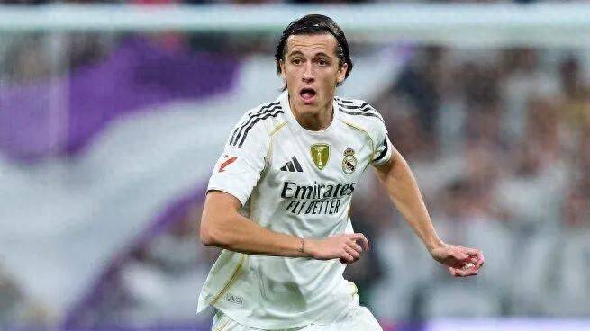 皇马盯上德甲左后卫！转会费高达7000万两大废柴面临离队